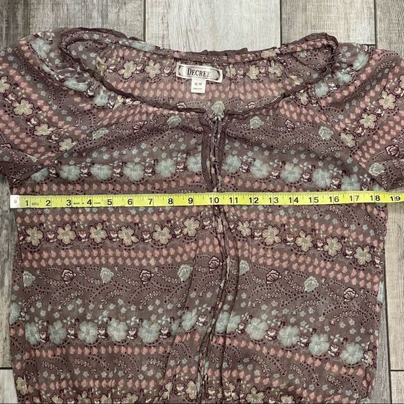 Decree Off The Shoulder Tie Front Elastic Waist Mauve White Rose Blouse Medium - Picture 10 of 12